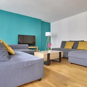 https://luxurious-2-bedrooms-tour-eiffel-breteuil-free-netflix.fr-paris.fr