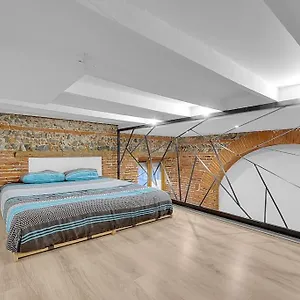 https://loft-toulousain-atypique-rnov-neuf.midi-pyreneeshotels.com